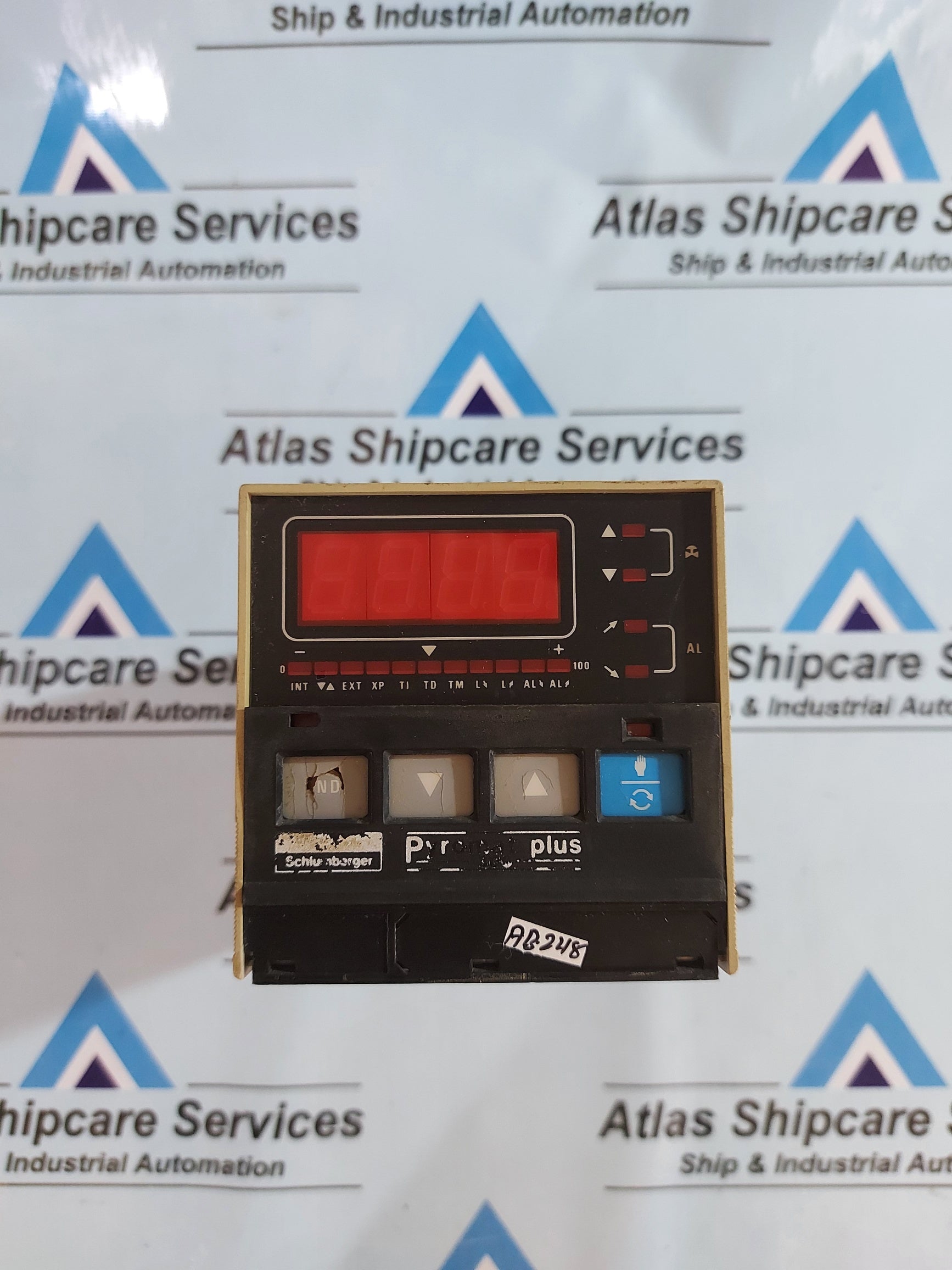 SCHLUMBERGER PYROMAT PLUS 300 PID CONTROLLER